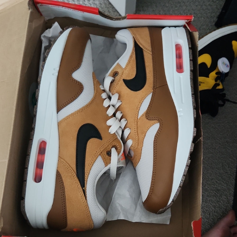 Nike Men's Air Max 1 ESS NWB 10M